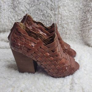 Jeffrey Campbell Brown‎ Basket Woven Leather Peep-toe Booties sz 7.5